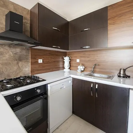 Villa Secluded With A Mesmerizing Garden In Milas Guvercinlik