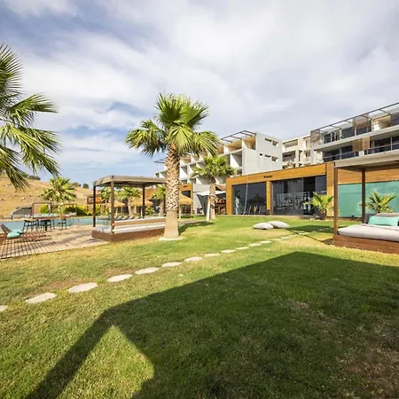 Secluded With A Mesmerizing Garden In Milas * Guvercinlik